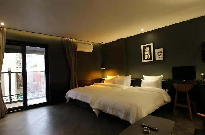 To Heaven Nampo Motel Busan